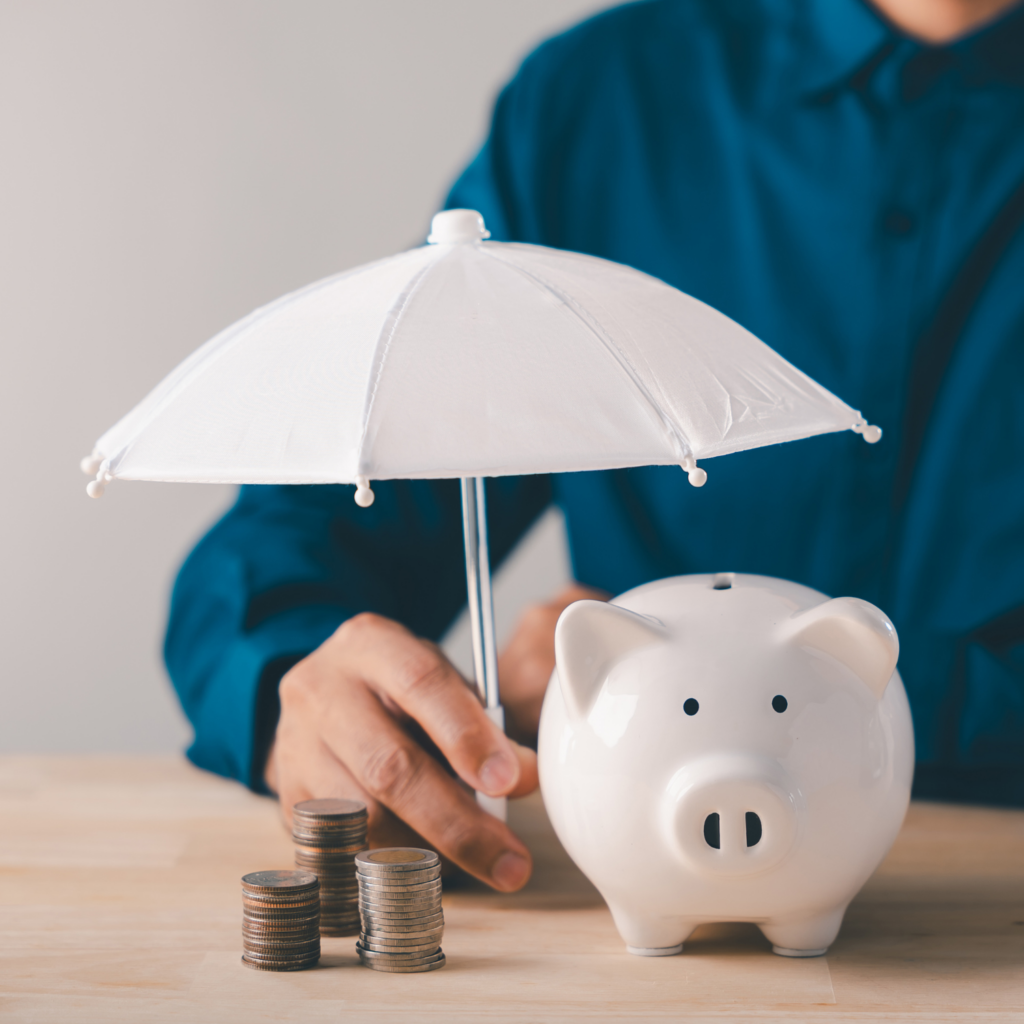 보험 내용을 이해하고 기존 보장을 점검하는 보험검토 및 교육(Insurance Review and Education) 이미지